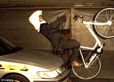 Novinka & akce-Alternativní helma Hwding: Airbag místo helmy? 