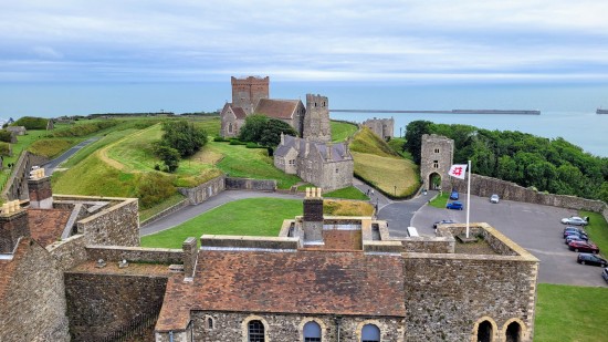 Cílovým místem anglické části je přístavní město Dover s jeho monumentálním hradem. Odtud jsme přepluli trajektem přes La Manche a dále pokračovali z francouzského Calais